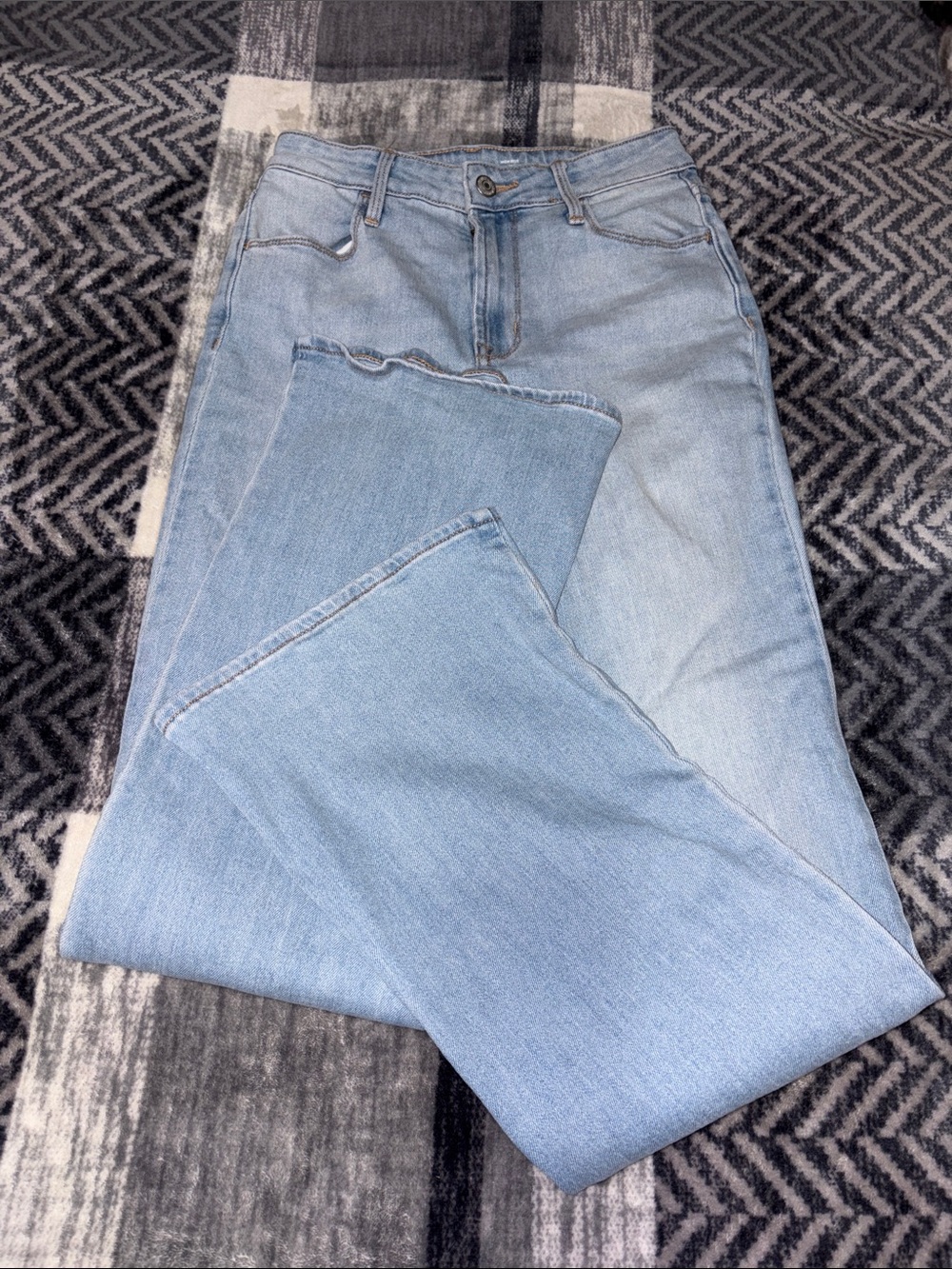 NWOT Old Navy Pale Blue High-Rise Wide Leg Flare Jeans - Picture 5 of 7